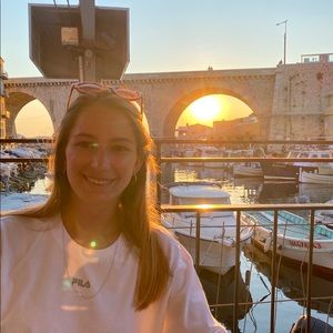 Meet your Posher, Romane